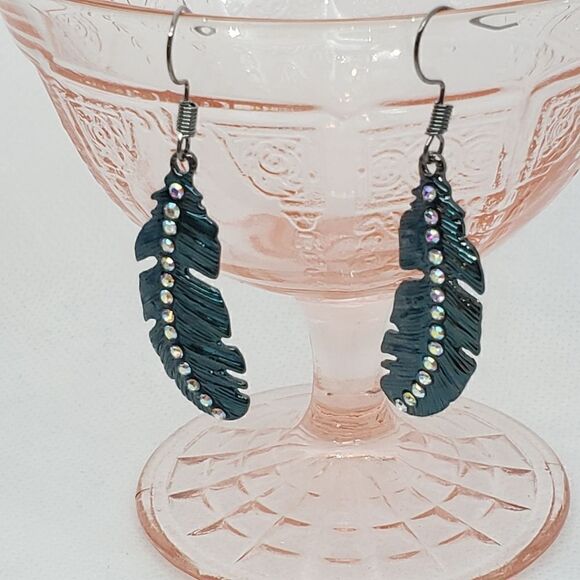 METAL AND RHINESTONE Gunmetal Feather Earrings - Picture 2 of 6